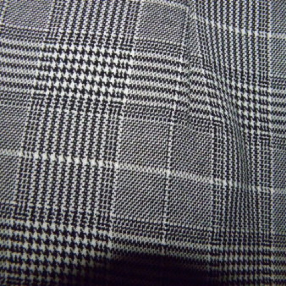 Cute Forever 21 Hound-tooth Plaid Shorts. - Picture 6 of 7